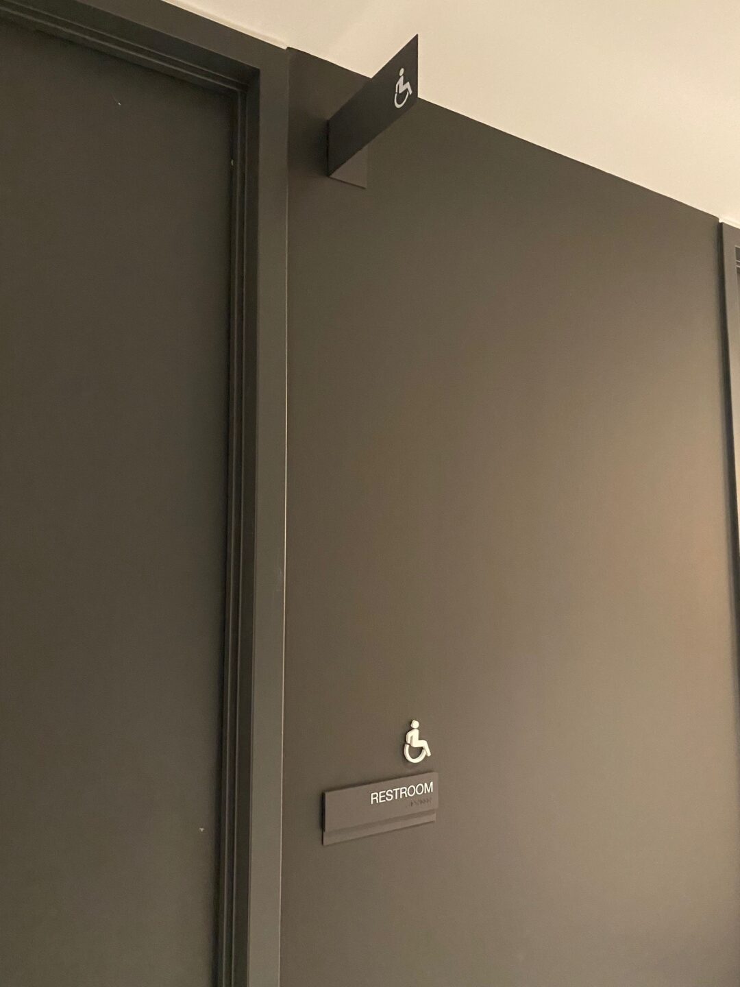 Paul Hastings Restroom ID 1